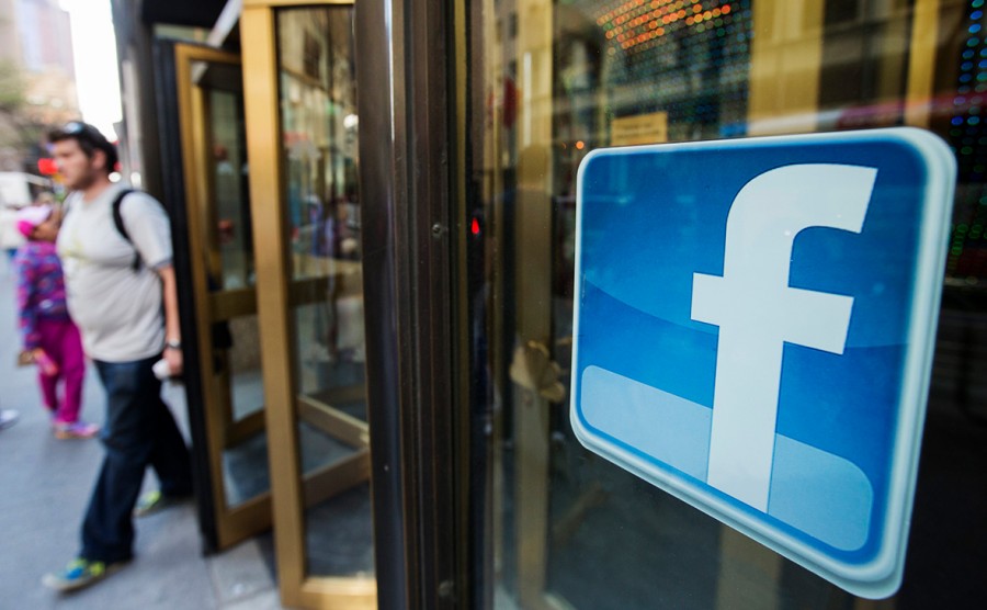 Facebook записала 65 тыс. россиян в интересующихся госизменой Facebook записала 65 тыс. россиян в интересующихся госизменой