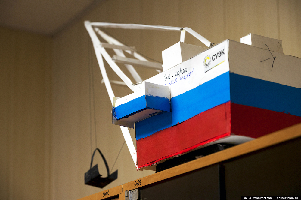 Назаровский угольный разрез. Здесь могли бы снимать «Безумного Макса» Назаровский угольный разрез. Здесь могли бы снимать «Безумного Макса»