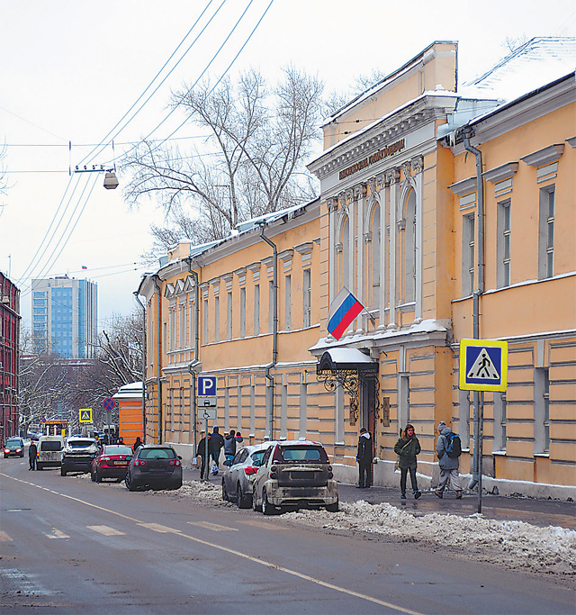 Соболезную и сватаюсь. Как москвичи влюблялись 100 и 200 лет назад