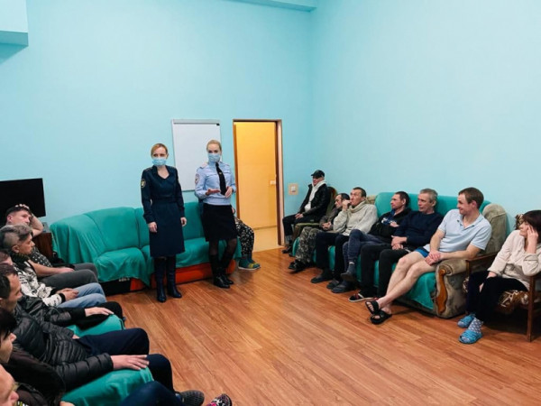 Полицейские наркоконтроля провели плановую проверку реабилитационного центра