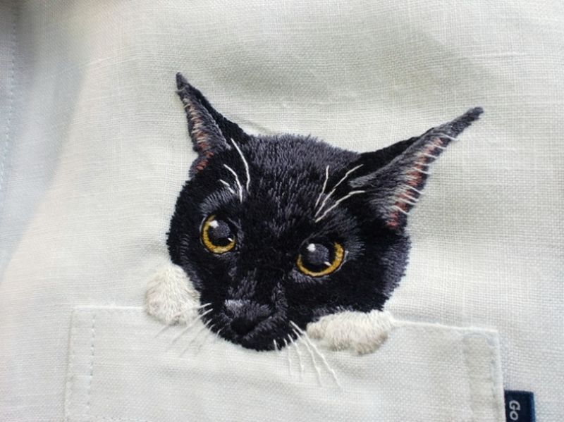 Котики в карманах (вышивка на рубашках)
