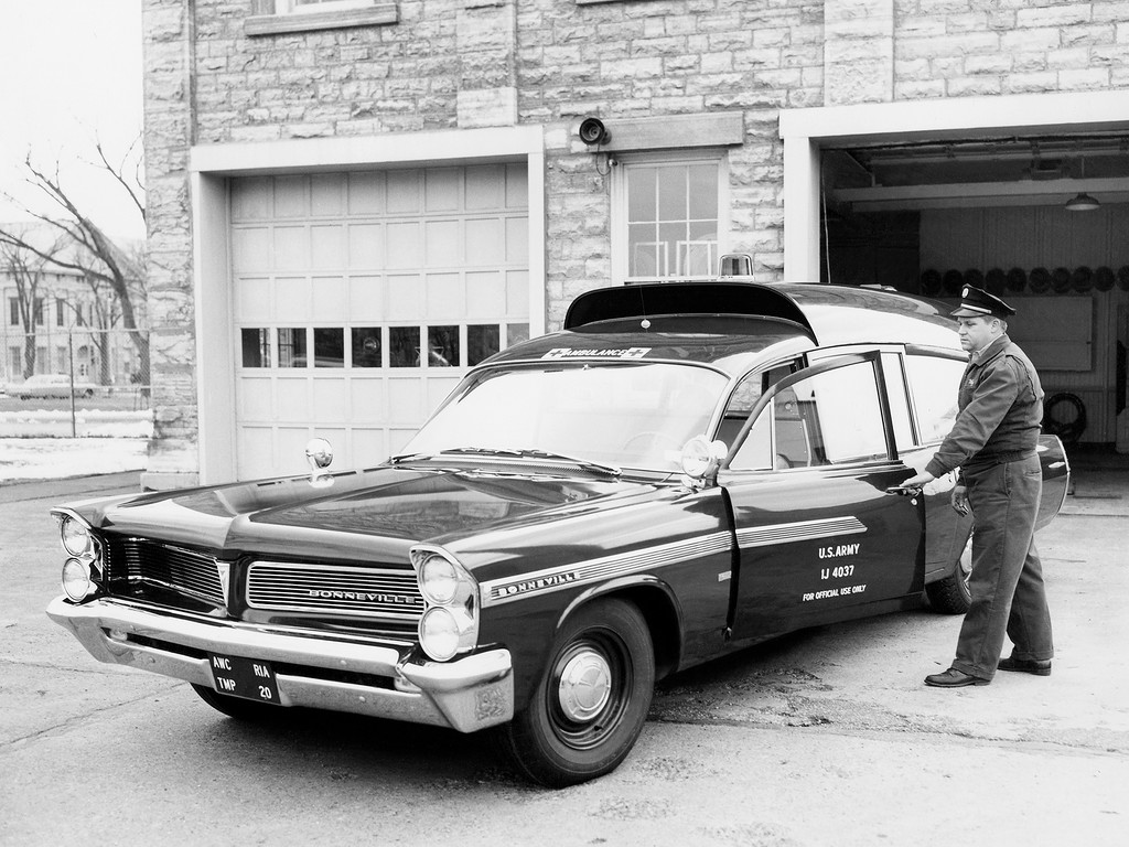 34. Pontiac Bonneville Military Ambulance by Superior '1963 катафалк, скорая, универсал