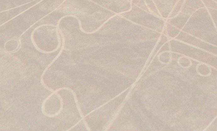 Под песками Египта обнаружены странные линии