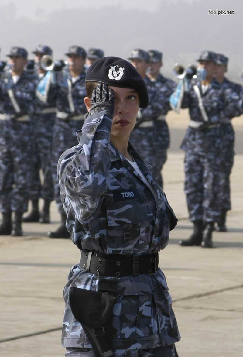 Красивые девушки в военной форме Девушки на службе в армии фото 8