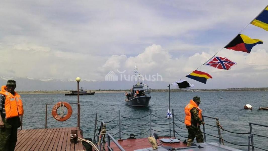Военно-морской парад в Киргизии киргизия, парад Победы.