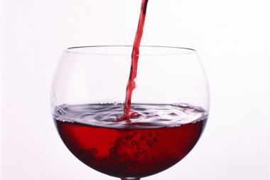 Ученые: красное вино поможет при болезни Альцгеймера