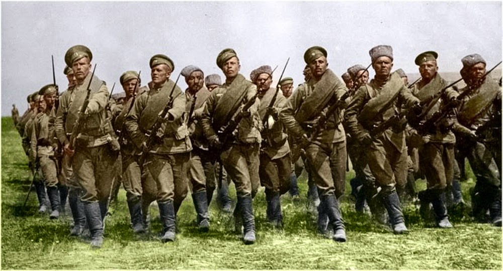 Русский паровой каток. 1914..jpg
