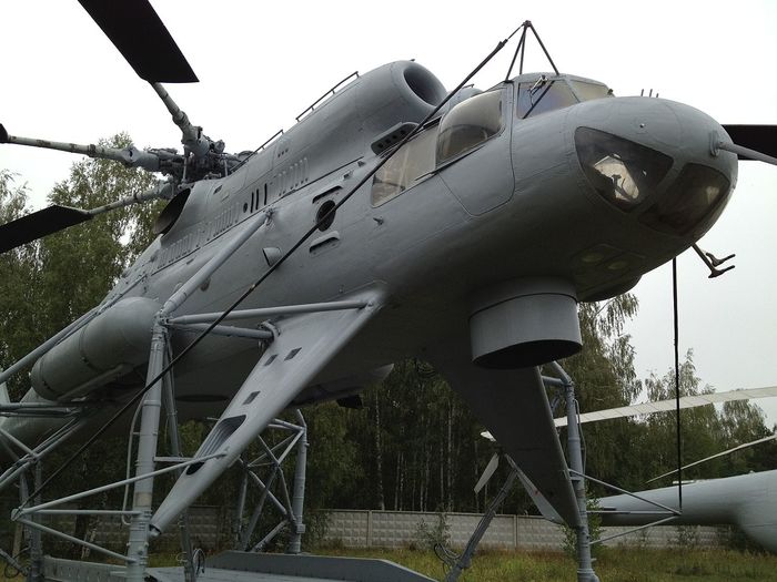 Ми-10 - военный летающий кран