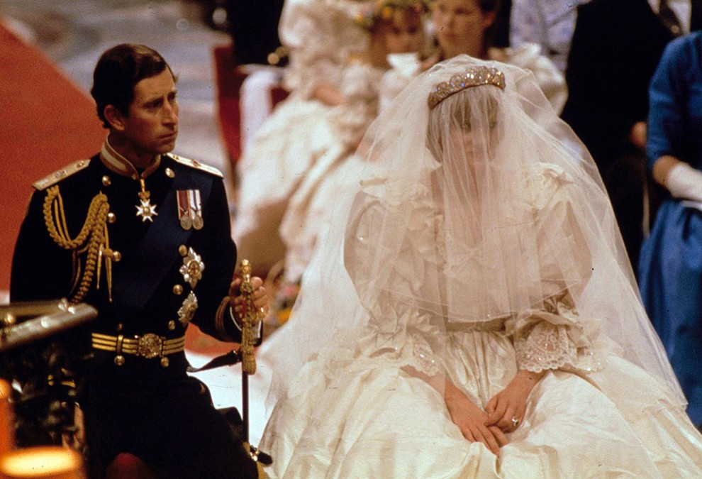 Яркие снимки британских королевских свадеб
