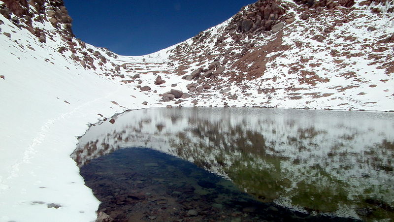 Кратерное озеро Ликанкабур, Чили.