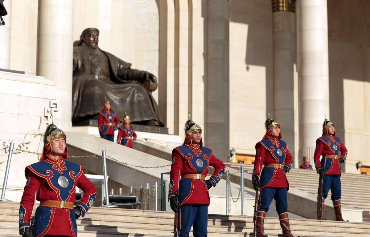 Наследники Чингиз-хана: монгольская президентская гвардия (14)