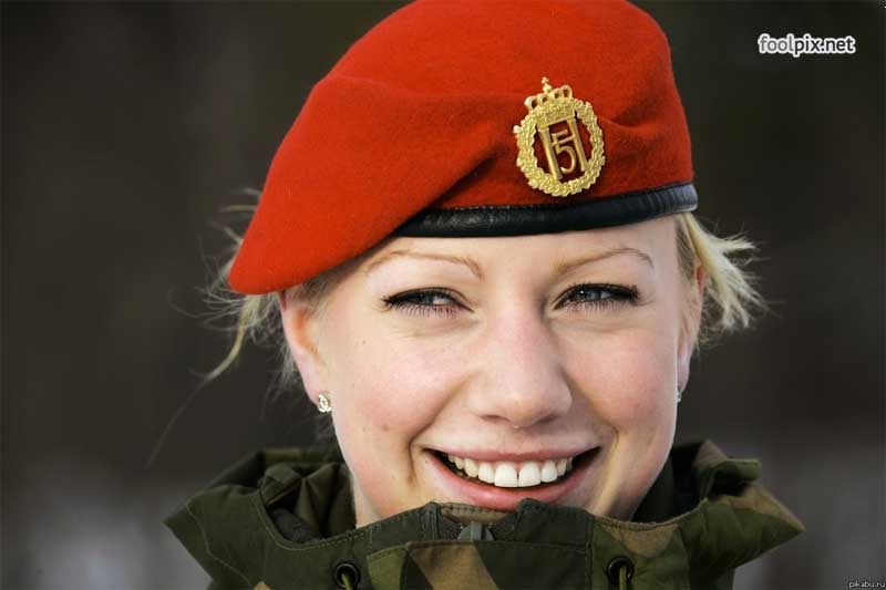 Красивые девушки в военной форме Девушки на службе в армии фото 27