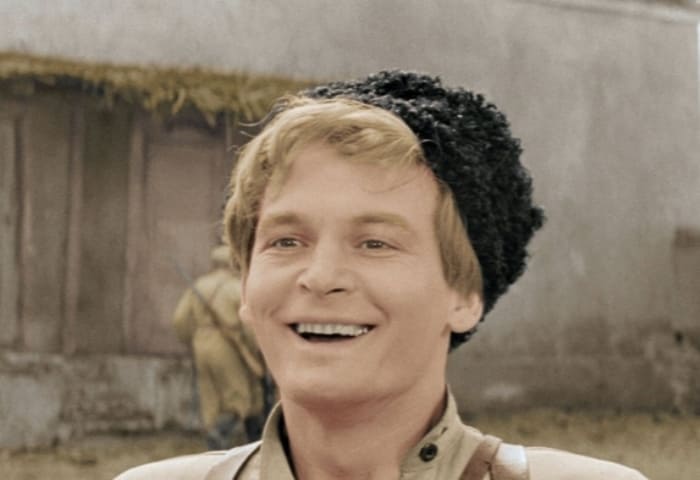 Василий Лановой в фильме *Офицеры*, 1971 | Фото: liveinternet.ru Василий Лановой в фильме *Офицеры*, 1971 | Фото: liveinternet.ru