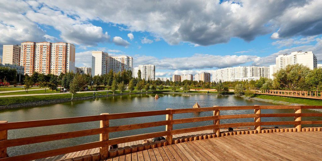 Собянин открыл благоустроенный ландшафтный парк в Южном Бутове