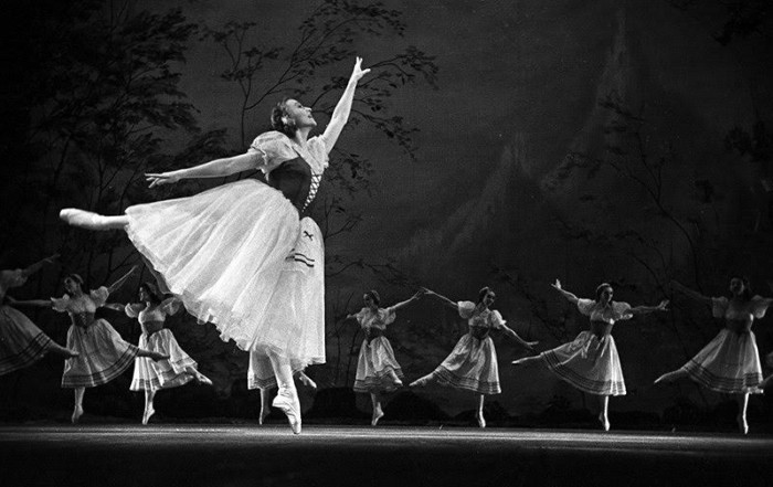 Главный секрет Улановой - смотреть поверх зрителей. /Фото:tayni.info Главный секрет Улановой - смотреть поверх зрителей. /Фото:tayni.info
