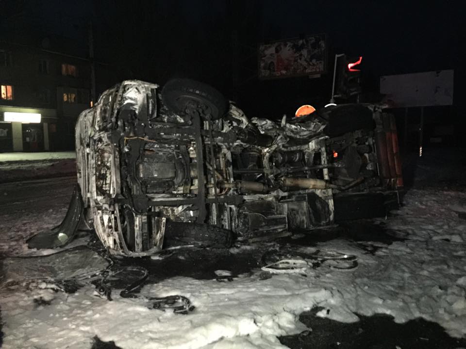 Снаряд попал в автобус в Киевском районе Донецка