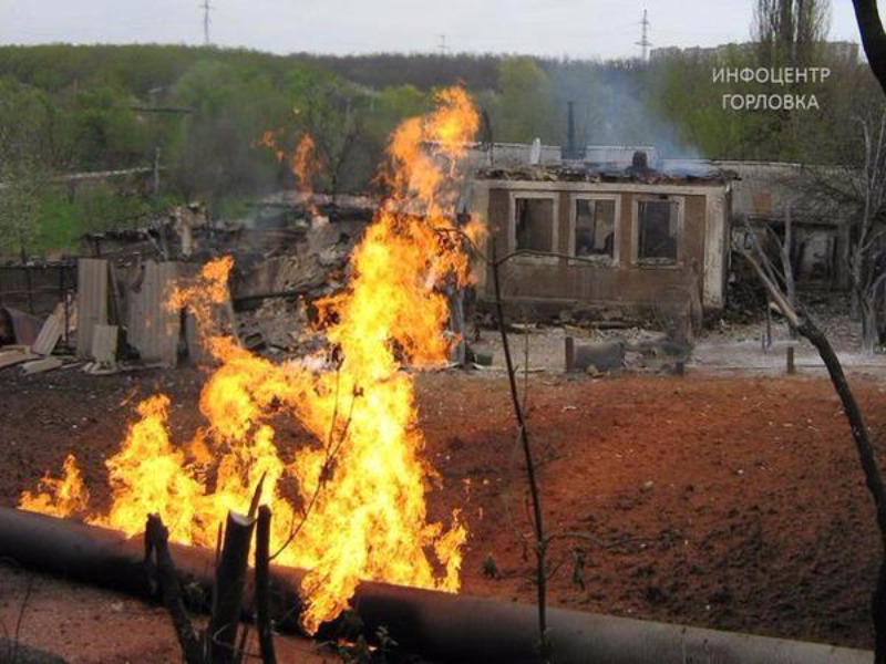 Последствия обстрела Горловки украинскими силовиками