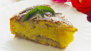 Фото к рецепту: Шарлотка - Тает во рту! Самый вкусный рецепт шарлотки с яблоками! Фото к рецепту: Шарлотка - Тает во рту! Самый вкусный рецепт шарлотки с яблоками!