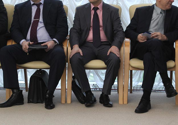 Российским чиновникам запретят заграничные поездки