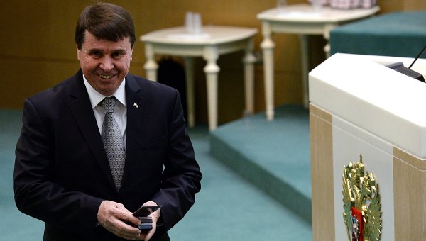 Сенатор от Заксобрания Крыма Сергей Цеков на заседании Совета Федерации Российской Федерации. Архивное фото Сенатор СФ: британцы не любят РФ, права человека - предлог для критики