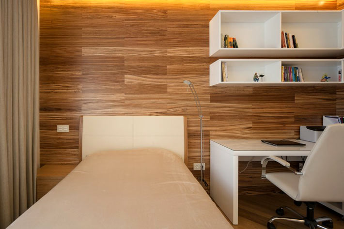 деревянные панели в интерьере спальни фото