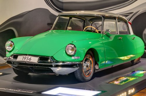 Топ-10: Интересные автомобили со странными качествами Топ-10: Интересные автомобили со странными качествами