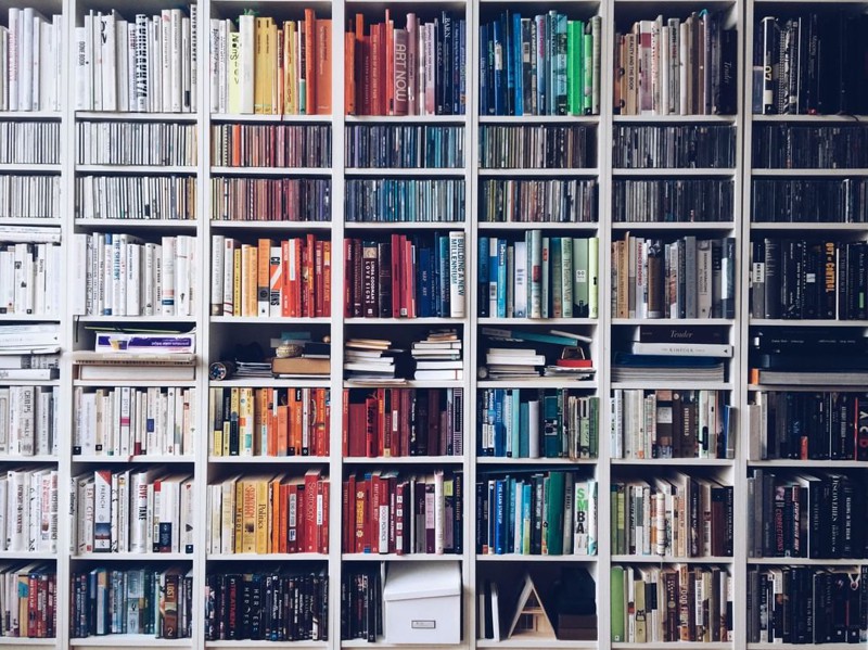 Книголюбы или дизайнеры лопнут от зависти: 26 великолепных домашних библиотек