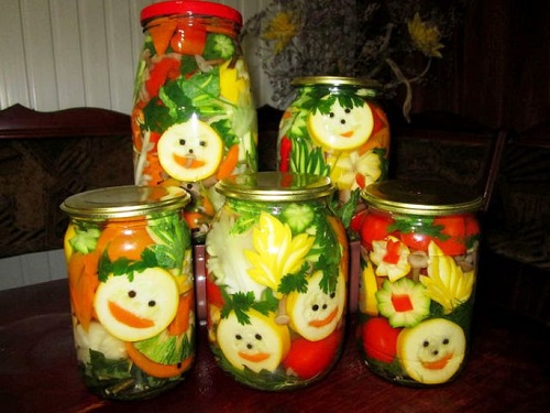 Не только вкусные, но и красивые домашние заготовки. Такое даже в погреб ставить жалко! Не только вкусные, но и красивые домашние заготовки. Такое даже в погреб ставить жалко!