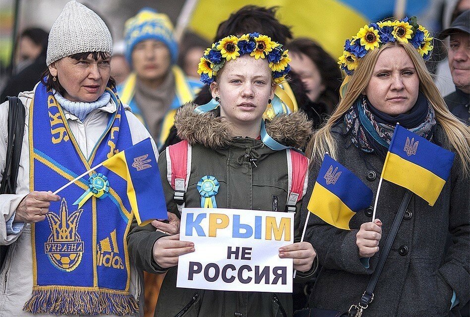 Одухотворенные протестующие лица.