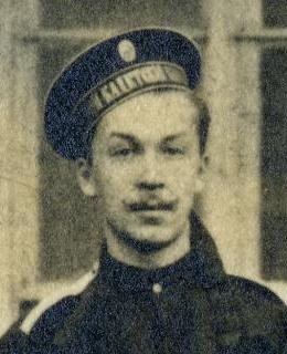 Морской офицер Анатолий Ленин