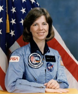 американская женщина-космонавт (астронавт) Бонни Джинн Данбар. Фото