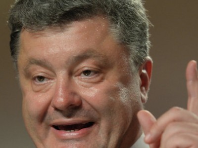 Порошенко начал заливать неудачи водкой