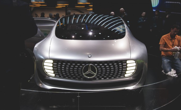 Суперконцепт Mercedes F 015 Luxury.