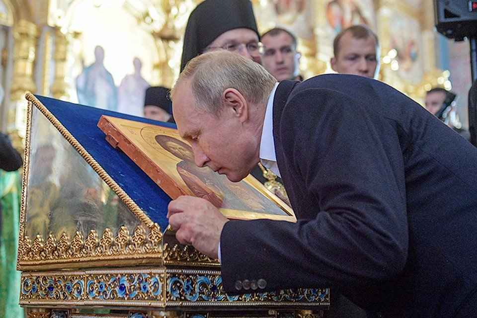 Путин вновь приехал посмотреть в "зеркало России" Путин вновь приехал посмотреть в "зеркало России"