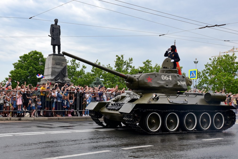 Фоторепортаж: в Севастополе прошел парад в честь 75-летия Победы