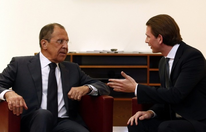 МИД РФ: ЕС требует выполнения минских соглашений только от РФ, а в отношении Киева молчит 