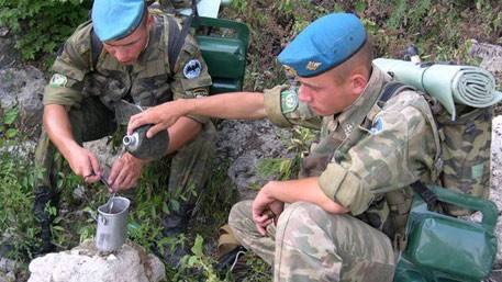Сухой паек по-русски: чем наша армейская еда лучше американской Сухой паек по-русски: чем наша армейская еда лучше американской