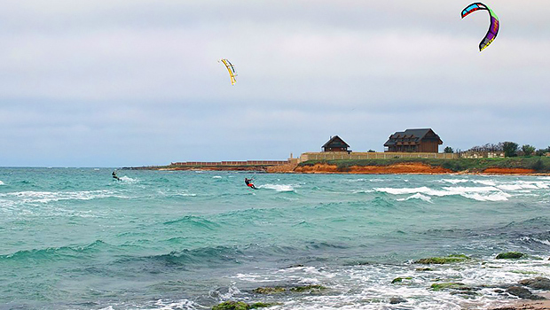 Фото: vk.com/olenevkaschoolkitesurfing