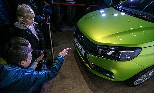 Одной из самых обсуждаемых составляющих седана Lada Vesta на презентации после цены был Х-дизайн передка