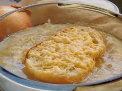 Французский луковый суп Луковый суп