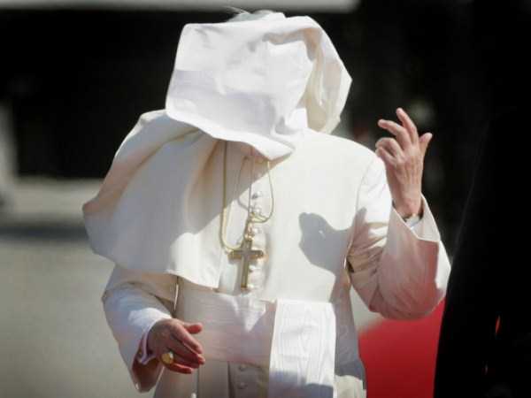 the-pope-and-the-wind (4)