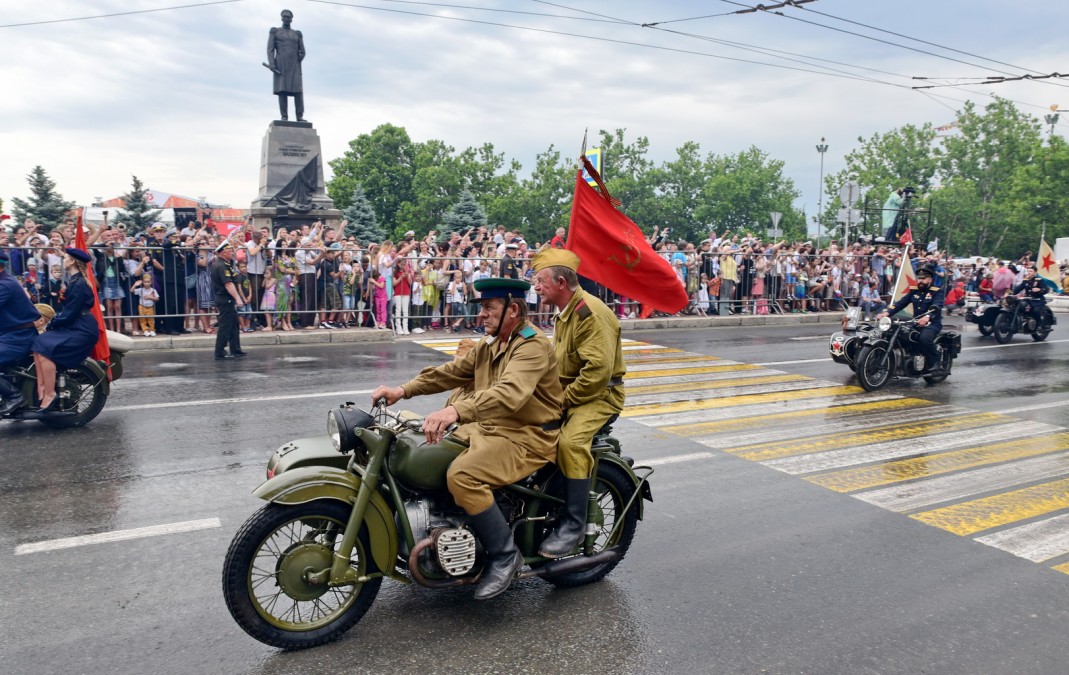 Фоторепортаж: в Севастополе прошел парад в честь 75-летия Победы