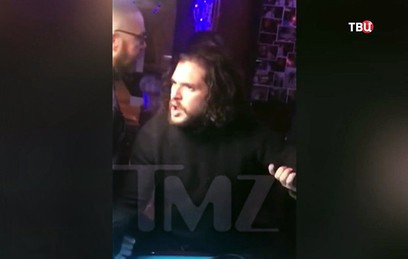 Актер из "Игры престолов" устроил дебош в баре Нью-Йорка Актер из "Игры престолов" устроил дебош в баре Нью-Йорка