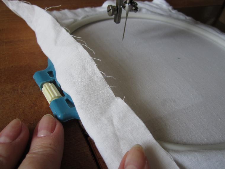 Осваиваем вышивку на простой швейной машинке