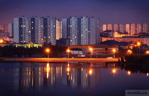 Нижневартовск, жилые кварталы у Комсомольского озера
