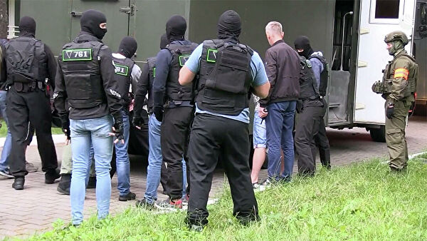 Кадр оперативного видео задержания предположительно 32 членов частной военной компании в Белоруссии Посол в Минске раскрыл детали встречи консулов с задержанными россиянами
