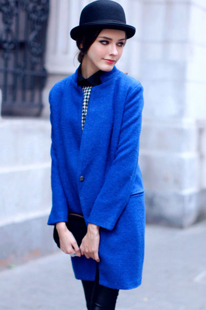 Девушка в шляпке-котелке