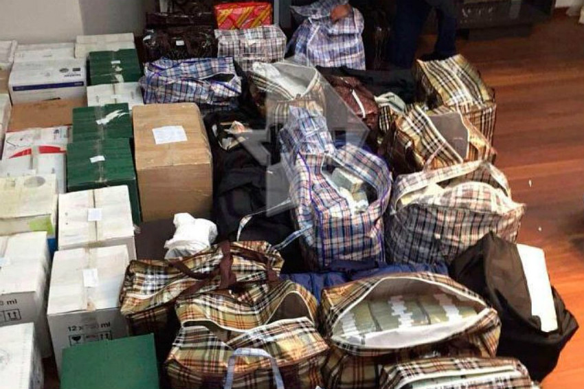 Кадры решают все... И Кадры выбрали роскошь и предательство... Кадры решают все... И Кадры выбрали роскошь и предательство...