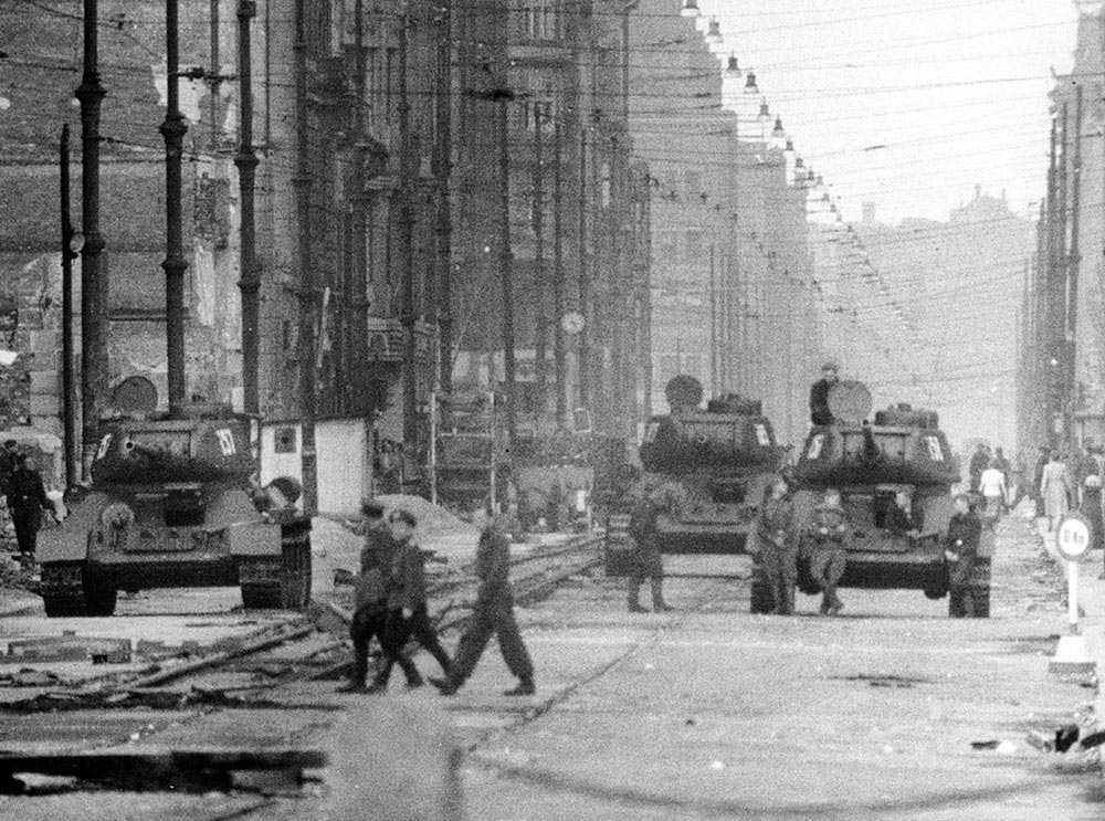 Как немцы в 1953-ем хотели "русского Ивана" домой прогнать Как немцы в 1953-ем хотели "русского Ивана" домой прогнать
