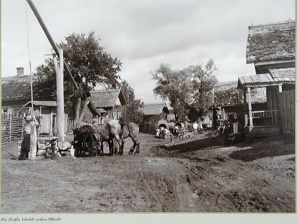 25 редких фотографий русской деревни, снятых немецким солдатом 25 редких фотографий русской деревни, снятых немецким солдатом деревня, фото